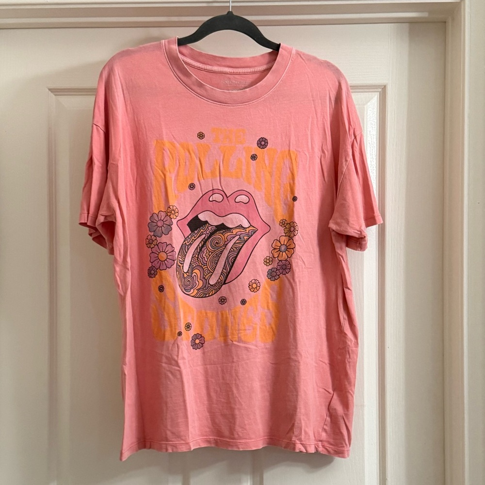 American Eagle The Rolling Stones bright pink graphic band tee. Size Medium.